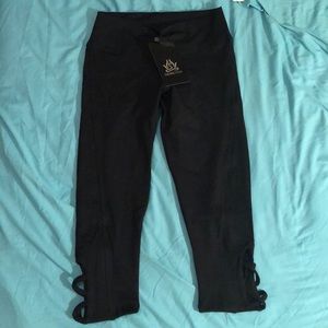 The Free Yoga black crop leggings